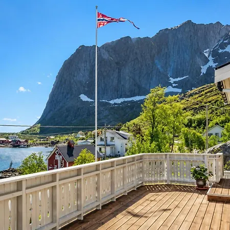 Reine Lofoten Retreat With Stunning Fjord Views Tatil Evi *